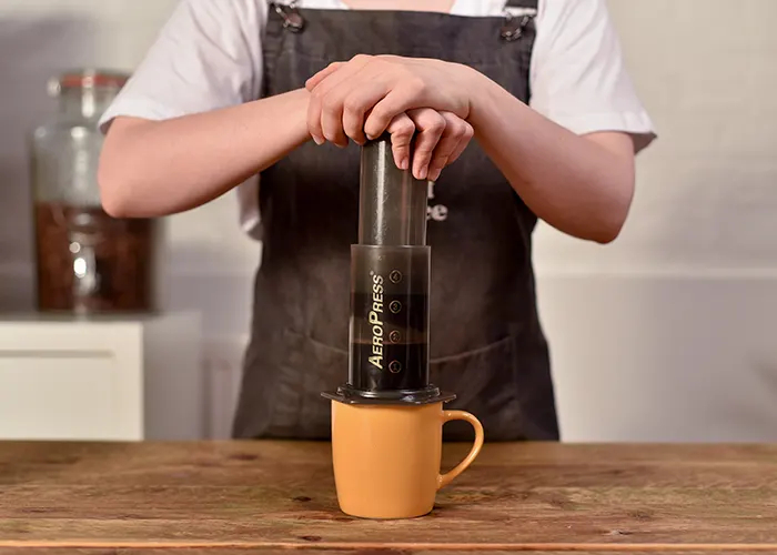 TIPS PESAN KOPI DI CAFE 