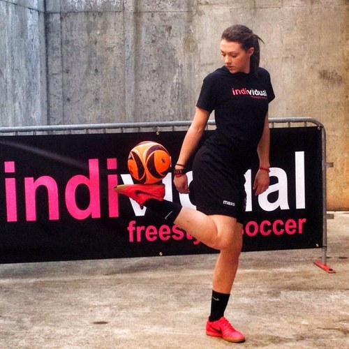 4 WANITA FREESTYLER BOLA TERSEKSI DI DUNIA