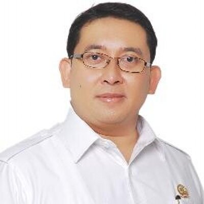 &#91;FADLIZONK PENAKUT &amp; MENCLA MENCLE&#93; Ternyata Fadli Zon Sempet Maksa Atur Mata Najwa