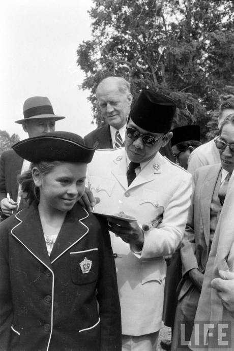 Foto Original Sang Penyambung Lidah Rakyat, Bung Karno.