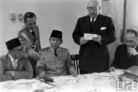 Foto Original Sang Penyambung Lidah Rakyat, Bung Karno.