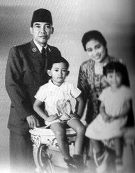 Foto Original Sang Penyambung Lidah Rakyat, Bung Karno.