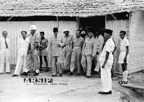 Foto Original Sang Penyambung Lidah Rakyat, Bung Karno.