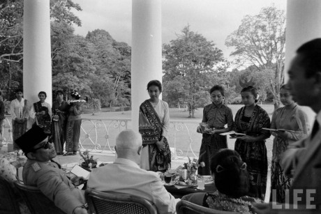 Foto Original Sang Penyambung Lidah Rakyat, Bung Karno.