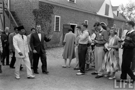 Foto Original Sang Penyambung Lidah Rakyat, Bung Karno.