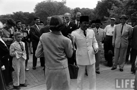 Foto Original Sang Penyambung Lidah Rakyat, Bung Karno.