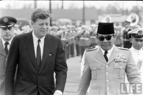 Foto Original Sang Penyambung Lidah Rakyat, Bung Karno.