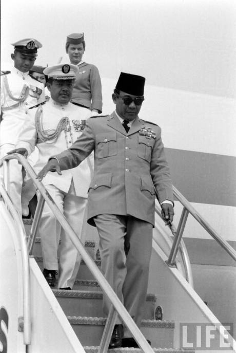 Foto Original Sang Penyambung Lidah Rakyat, Bung Karno.