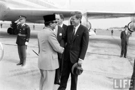 Foto Original Sang Penyambung Lidah Rakyat, Bung Karno.