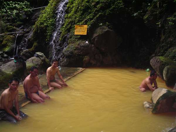 Kolam Renang Alami Natural