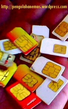 Emas Dalam Kartu SIM Card Handphone