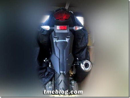 spakbor belakang/rear fender ori new vixion