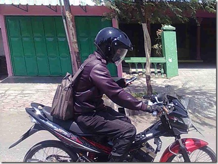 Bertobatlah kalian para Rider Hape,demi keselamatan bersama!!(Rider alay masup dah!!)