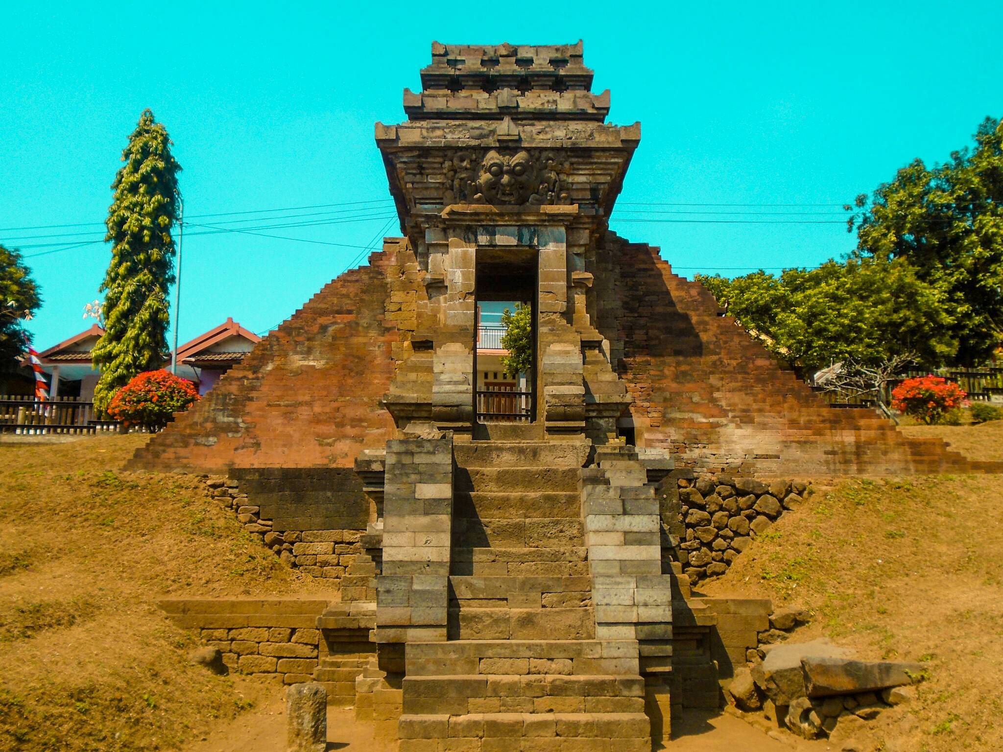 &#91;COC Reg. Mojokerto&#93; Masterpiece Mojokerto, 5 Candi yang Wajib Dikunjungi
