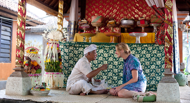 Mengapa Mereka Begitu Jatuh Hati pada Bali? #IniIndonesiaku