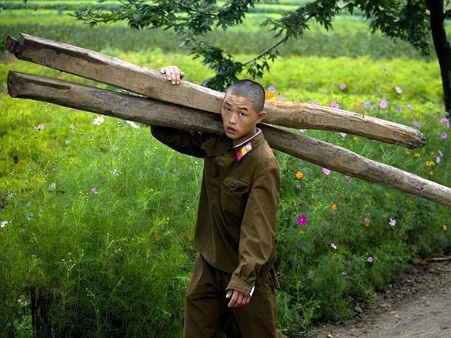 18 Potret Kehidupan Korea Utara yang Bikin Kamu Pengen Kenal Korut dari Dekat