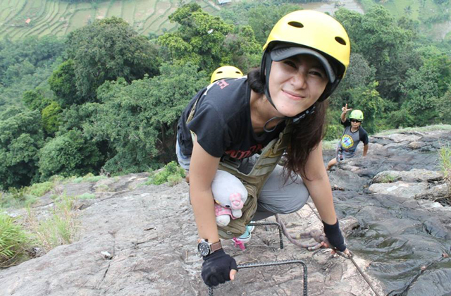 PARA PENDAKI CANTIK YANG JADI IDAMAN PARA LAKI-LAKI 