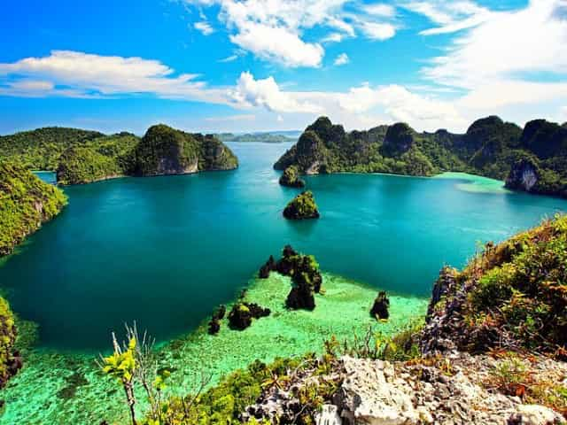 4 Tempat wisata yang membuat bangga tinggal di Indonesia.