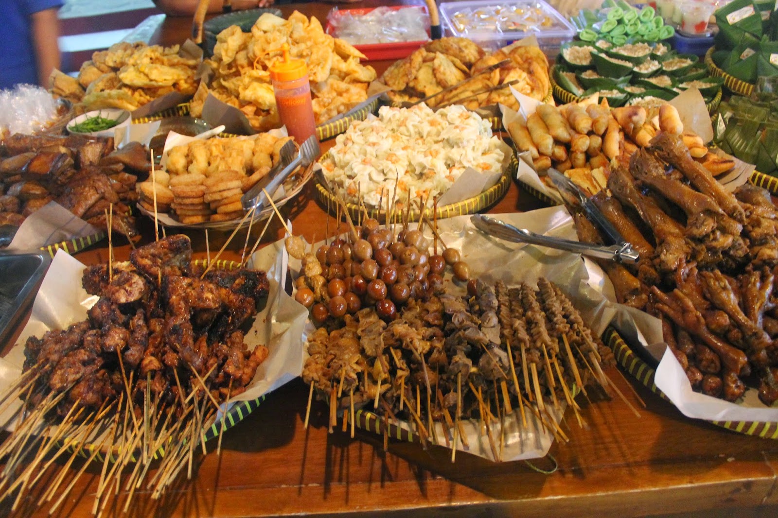 Alasan Kenapa Angkringan Jadi Tempat Nongkrong Favorit