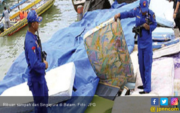 Singapura Buang Ribuan Sampah ke Batam