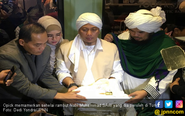 Pulang dari Turki, Opick Bawa Sehelai Rambut Nabi Muhammad