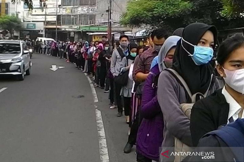 Kebijakan Anies Baswedan Bikin Pelanggan TransJakarta Sewot