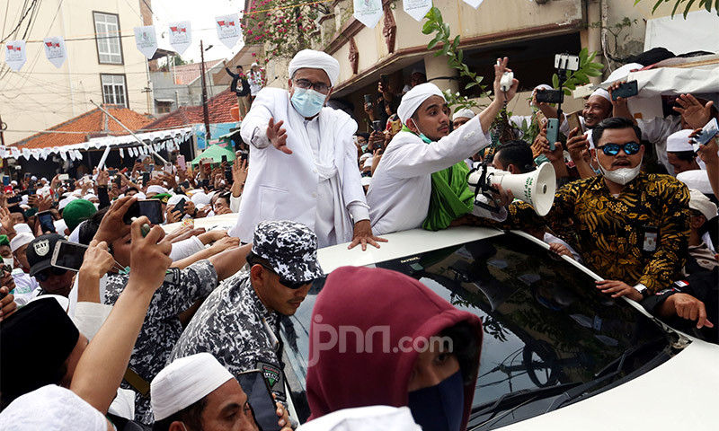 Apa Perlu Habib Rizieq Jadi Presiden agar Tidak Diproses Hukum Seperti Jokowi?