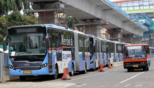 Sandiaga Pelototi Pengoperasian Rute Alternatif TransJakarta