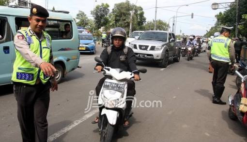 Anak Presiden Ancam Turunkan Pangkat Polisi, Akhirnya Nangis