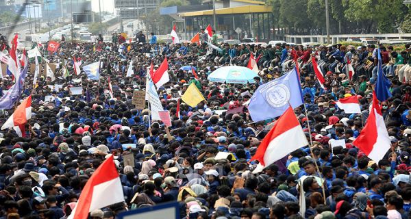 Siapa Suruh Ikut Demo?