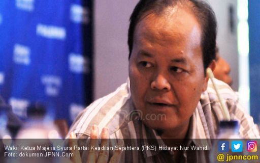 Ustaz HNW Tegaskan Kenaikan Suara PKS Bukan Efek Ekor Jas Prabowo