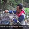 Dilanda Kekeringan, Warga Terpaksa Ambil Air Kotor dari Genangan Sungai