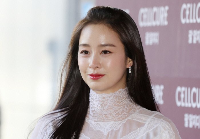 Usai 7 Tahun, Kim Tae Hee Jual Gedungnya yang Berada di Gangnam