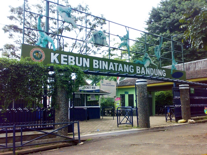 17 Tempat Wisata Bandung Paling Populer