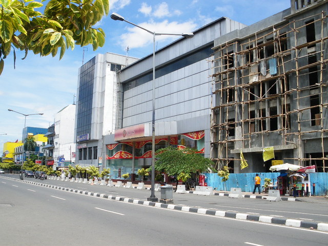 Kumpulan merk dan model lampu jalan legendaris yang menerangi jalan raya
