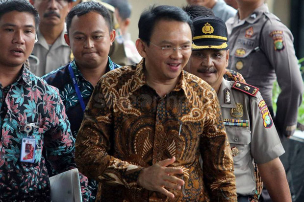 Haruskah Ahok Dipecat?