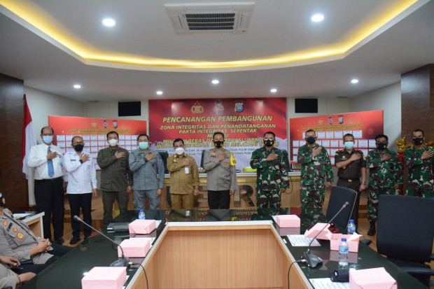 Emosi Dituduh Ambil Ampas Tahu, Ayah dan Anak Bacok Juru Parkir