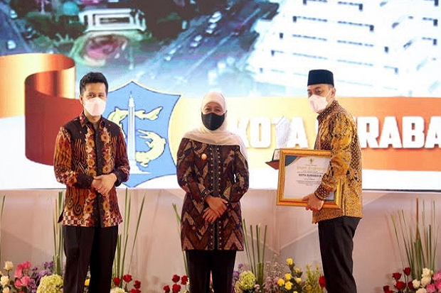 dapat-penghargaan-pembangunan-daerah-terbaik-i-apa-yang-dilakukan-surabaya