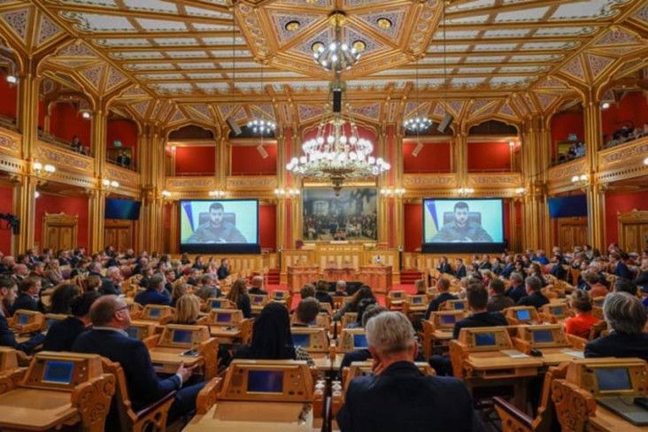 zelensky-minta-negara-eropa-tutup-pelabuhan-untuk-kapal-rusia