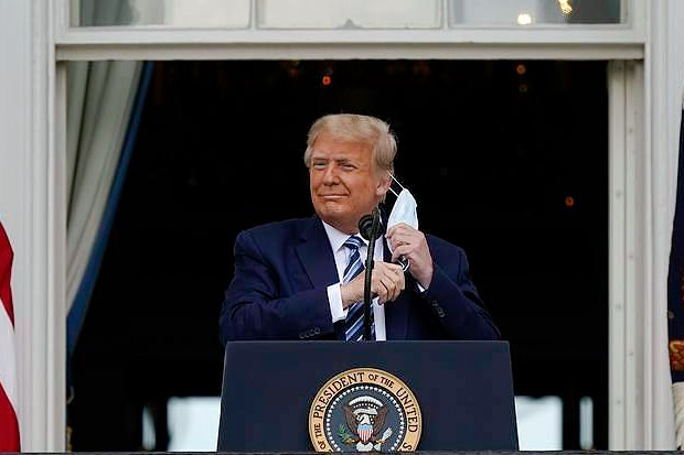dokter-gedung-putih-trump-bukan-lagi--carrier--virus-corona