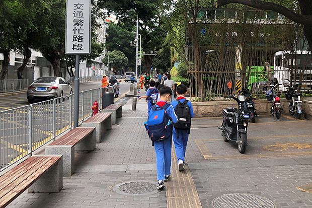 china-larang-kurikulum-dan-investor-asing-di-sekolah