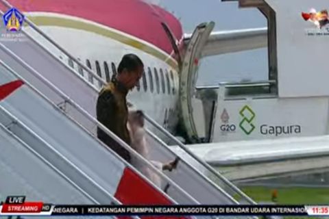 Iriana Terpeleset di Tangga Pesawat di Bali, Istana Pastikan Kondisi Baik
