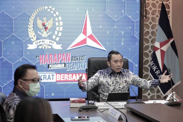AHY Sapa Warga Solo, Emak-emak dan Driver Ojol Berebut Salaman