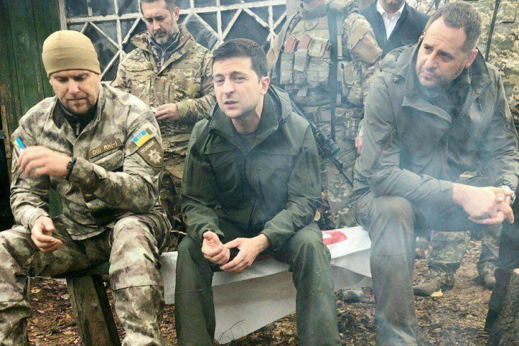 volodymyr-zelensky-menangkan-polling-pembaca-time-100