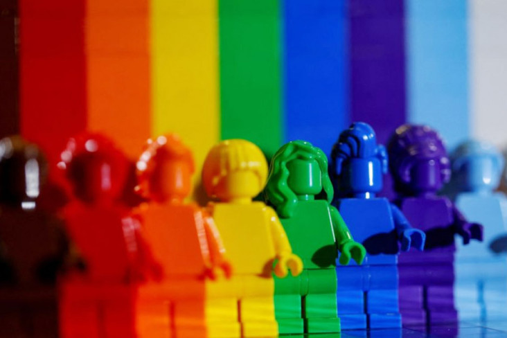 dianggap-promosikan-homoseksual-arab-saudi-sita-mainan-berwarna-pelangi