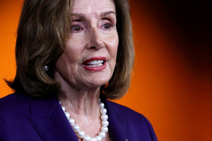 dijatuhi-sanksi-china-soal-taiwan-nancy-pelosi-tertawa