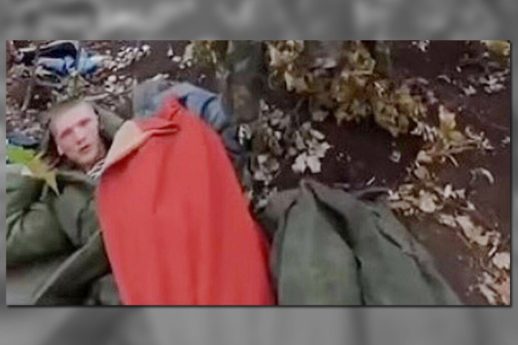 viral-video-tentara-rusia-terkejut-bangun-tidur-ditodong-pistol-pasukan-ukraina