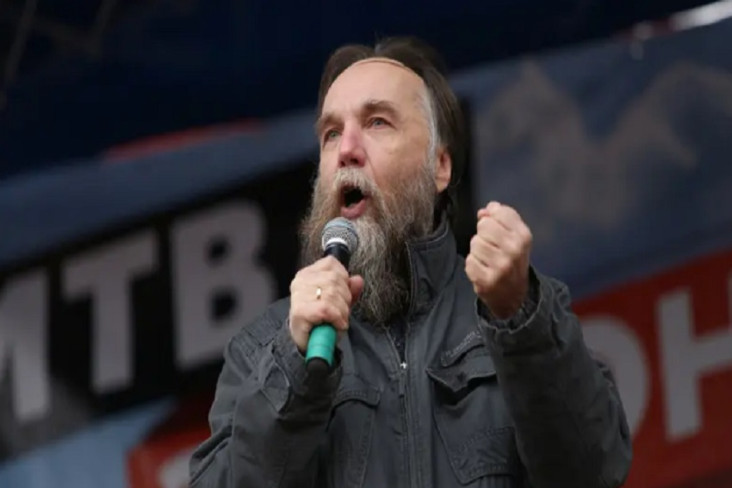 siapa-alexander-dugin-si--otak-putin--yang-putrinya-tewas-dalam-bom-mobil