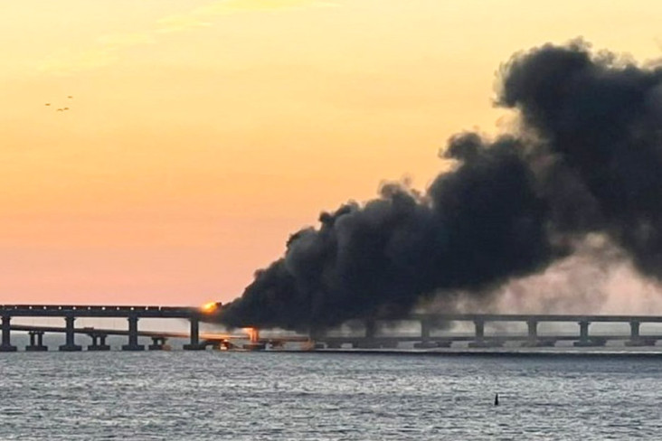 jembatan-crimea-hancur-kemhan-ukraina-ejek-rusia