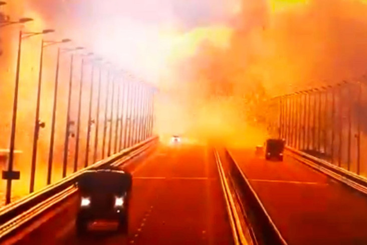 dituding-jadi-dalang-ledakan-jembatan-crimea-ukraina-omong-kosong